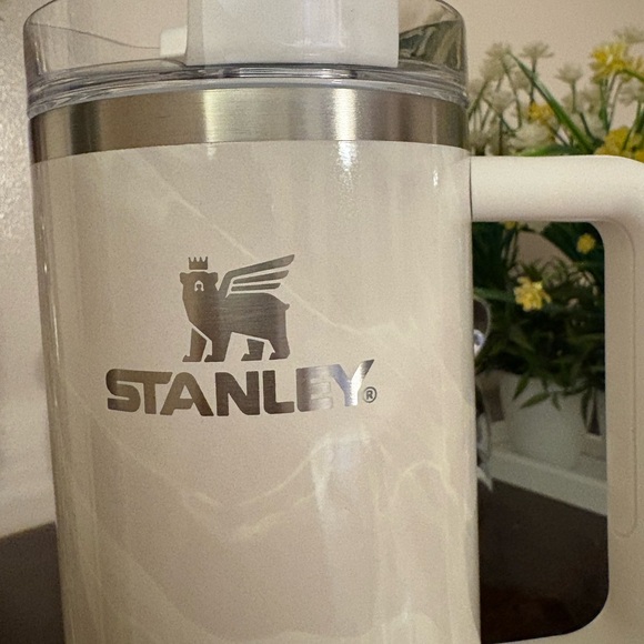 Stanley the flowstate quencher H2O tumbler, new in box, 30 ounces - Picture 2 of 6